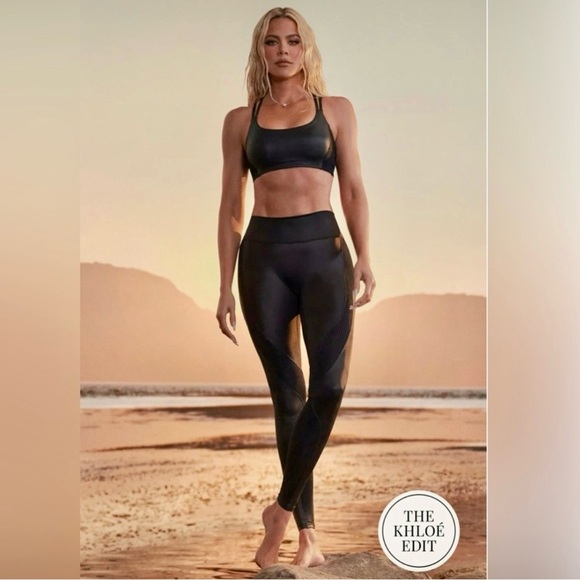 ✨FABLETICS✨ NWT Khloe Black Shine Motion365+ Contour High Waist Leggings Medium - Picture 3 of 15
